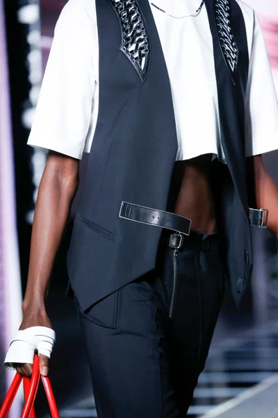 Look 47